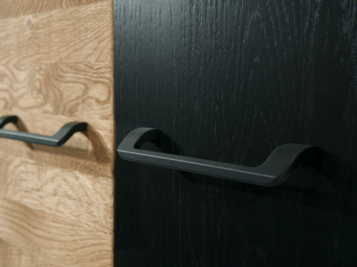 VESKOR Mozaik Holzmöbel aus Eiche, Esstische, Vitrinen, Sideboards im modernen, skandinavischen Design