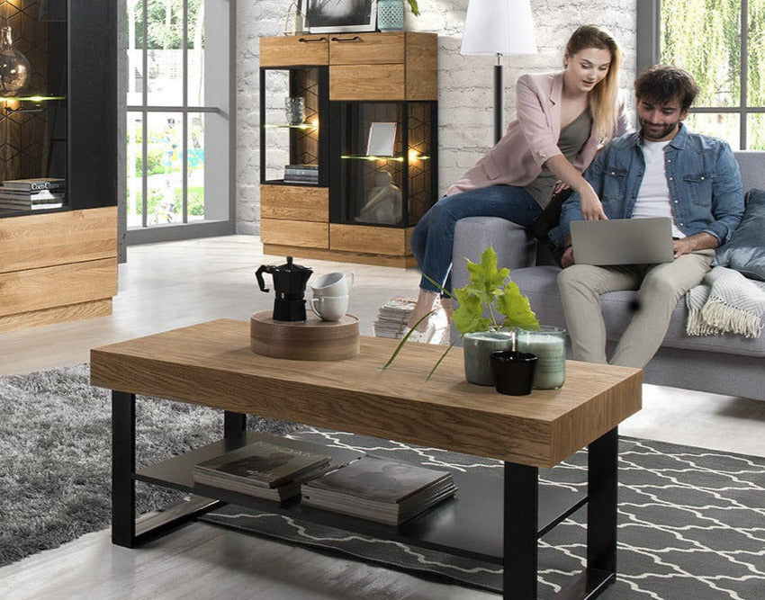 VESKOR Mozaik Holzmöbel aus Eiche, Esstische, Vitrinen, Sideboards im modernen, skandinavischen Design