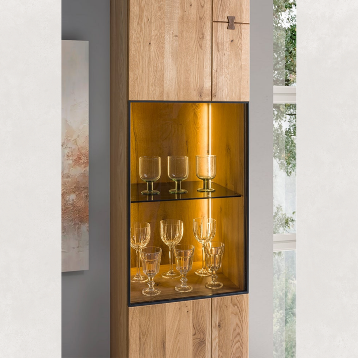 Eichenholz-Vitrine MINURA 10, 45×40×190 cm | VESKOR
