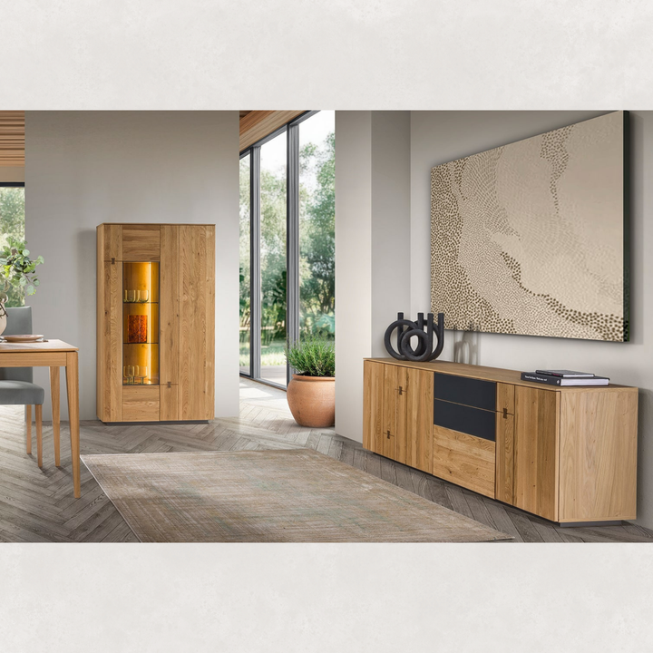 Eichenholz-Vitrine MINURA 10, 45×40×190 cm | VESKOR