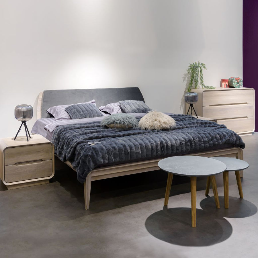 VESKOR Bett aus massiver Eiche aus der Kollektion Alina moderne nordische Möbel