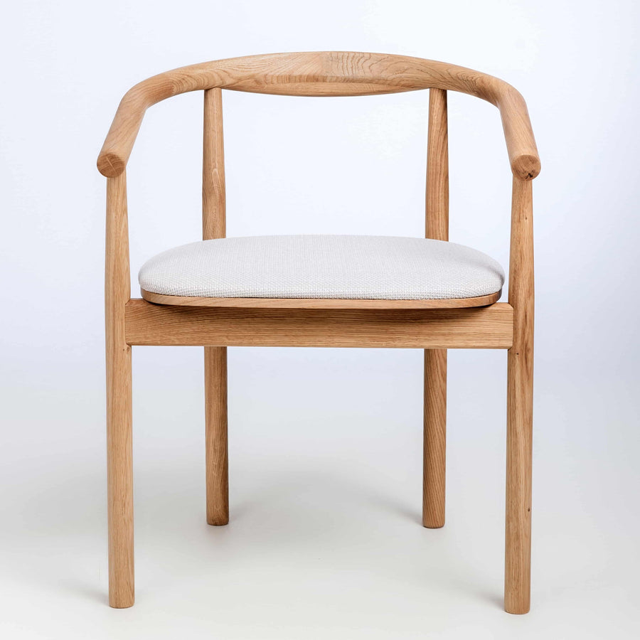 VESKOR Gepolsterter Stuhl aus massiver Eiche aus der Kollektion Lea Nordische Möbel mit modernem Design Mobel.Store