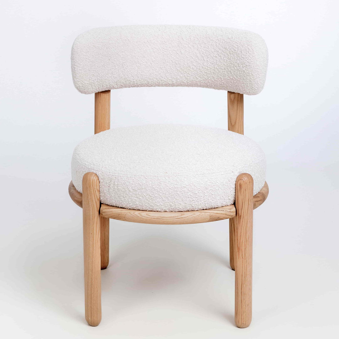 VESKOR Gepolsterter Stuhl aus massiver Eiche aus der Kollektion Lova Nordische Möbel mit modernem Design Mobel.Store
