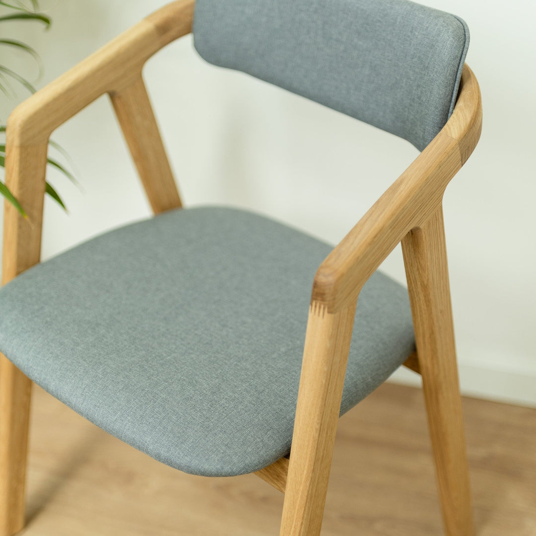 2er- oder 4er-Pack gepolsterte Esszimmerstühle Eiche massiv Soho | VESKOR
