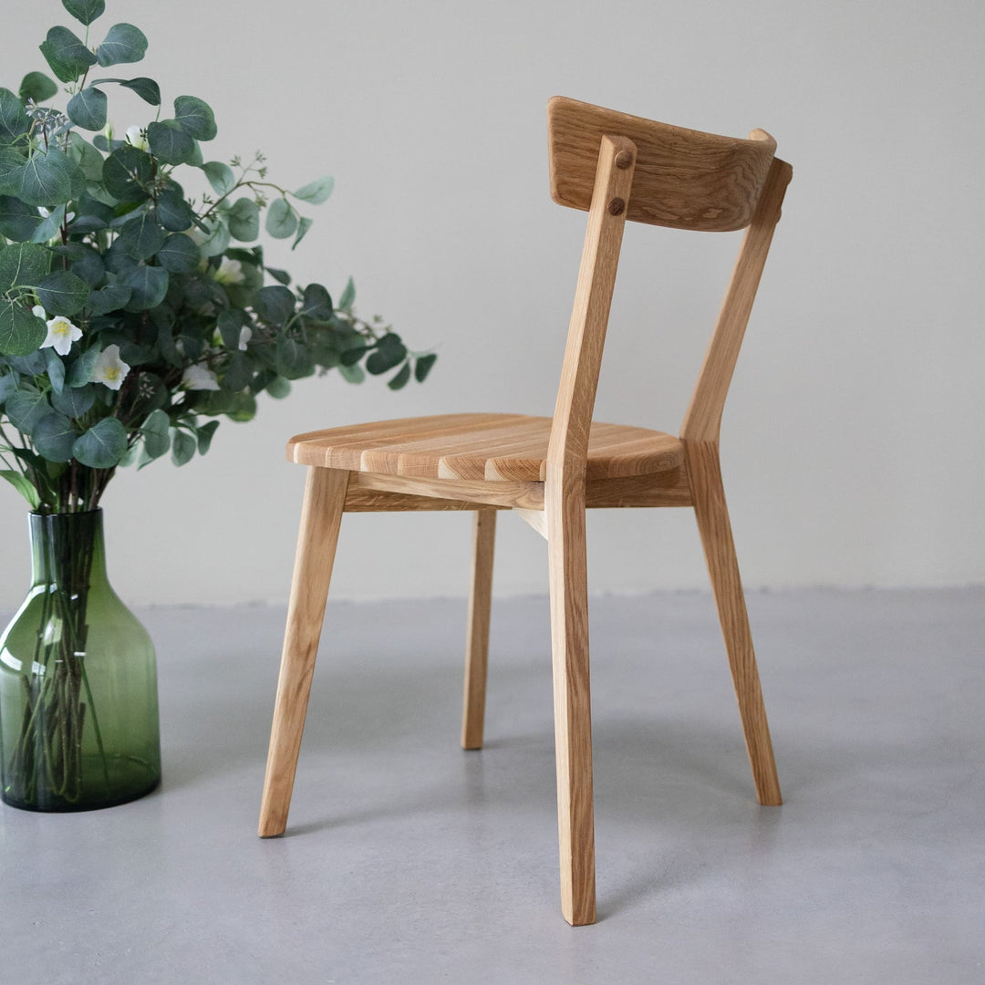 Packung mit 2 oder 4 massiven Eichenstühlen VICTORIA | VESKOR