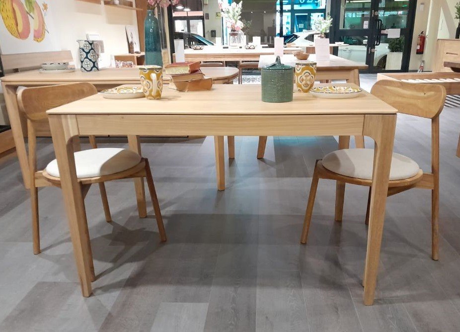 Esstisch aus massiver Eiche nachhaltige Buche karpis mobel.store