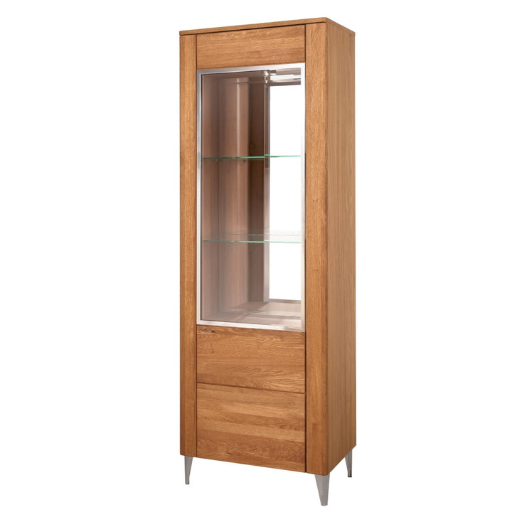 VESKOR Vitrine aus massiver Eiche aus der Kollektion Latina. Nordische Möbel mit modernem Design.